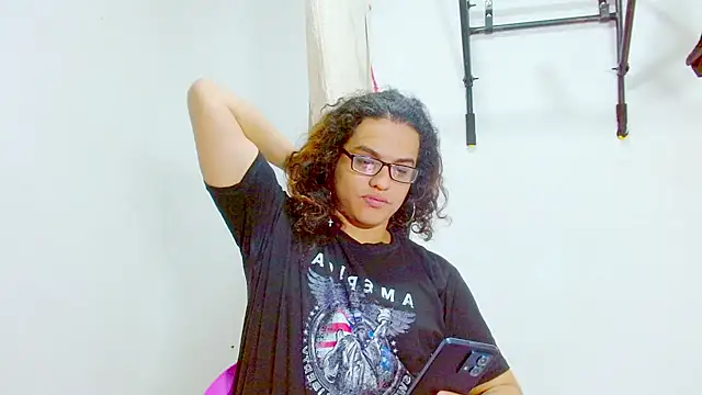 Snapshot of Diane_blossom chatting on February 2025 05:43:01 PM Diane blossom online show from February 2025 05:43:01 PM