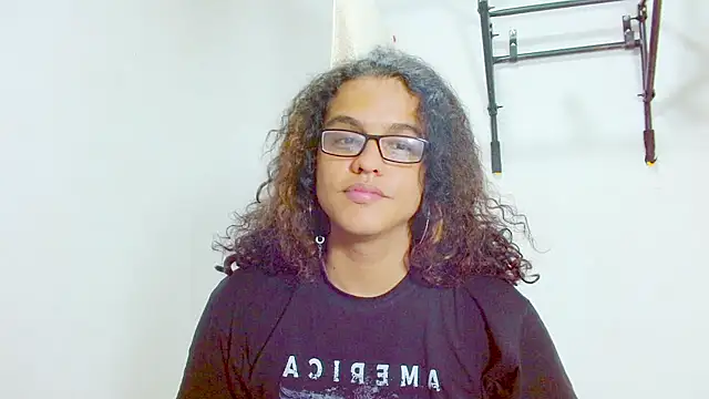 Snapshot of Diane_blossom chatting on February 2025 08:47:01 PM Diane blossom online show from February 2025 08:47:01 PM