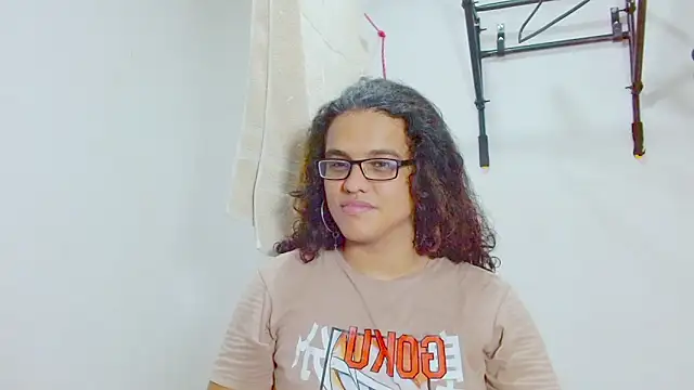 Snapshot of Diane_blossom chatting on February 2025 08:31:02 PM Diane blossom online show from February 2025 08:31:02 PM