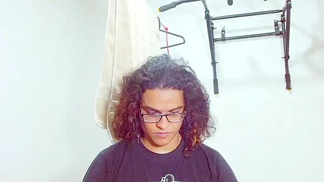 Snapshot of Diane_blossom chatting on February 2025 06:36:02 PM Diane blossom online show from February 2025 06:36:02 PM