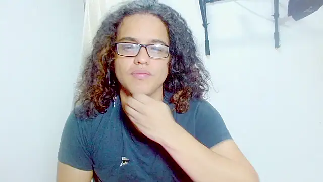 Snapshot of Diane_blossom chatting on February 2025 05:47:01 PM Diane blossom online show from February 2025 05:47:01 PM