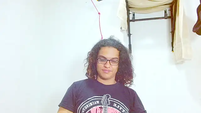 Snapshot of Diane_blossom chatting on February 2025 08:53:02 PM Diane blossom online show from February 2025 08:53:02 PM