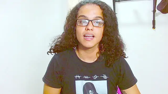 Snapshot of Diane_blossom chatting on March 2025 02:37:02 AM Diane blossom online show from March 2025 02:37:02 AM