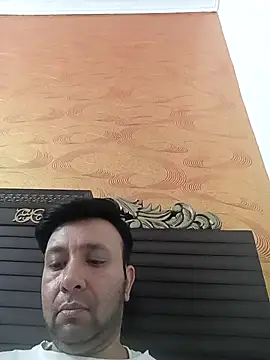 innocentboy1987 online show from April 2026 06:05:01 AM