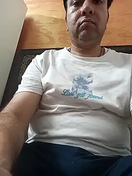 innocentboy1987 online show from April 2026 03:36:02 PM