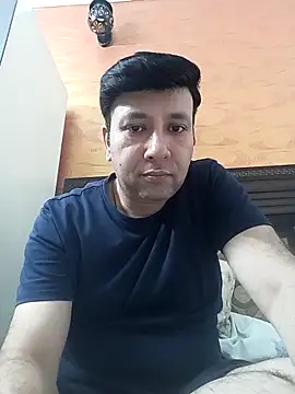 innocentboy1987 online show from May 2026 06:32:03 AM