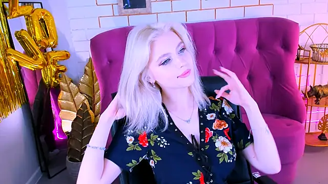 LeonaStane online show from March 2025 05:01:01 PM