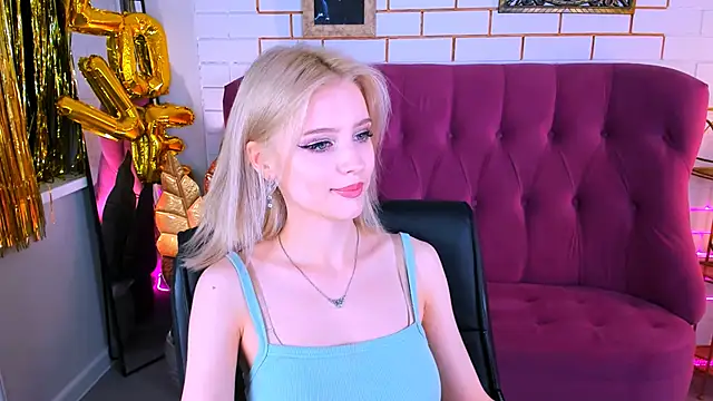 LeonaStane online show from September 2025 05:02:02 PM