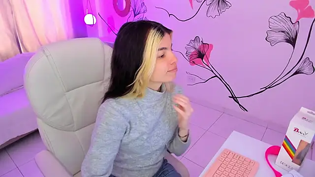 Isabela Fiorelli online show from December 2025 01:05:02 PM