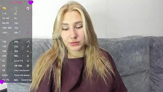 Snapshot of And1sa chatting on January 2026 05:15:02 PM And1sa online show from January 2026 05:15:02 PM