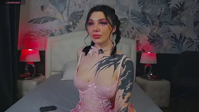 MaeveMoon online show from February 2026 06:39:02 PM