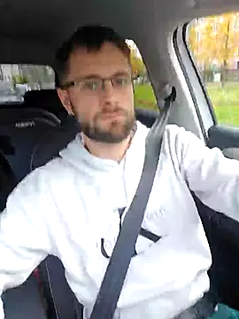 ademandjulia online show from October 2025 03:25:01 PM