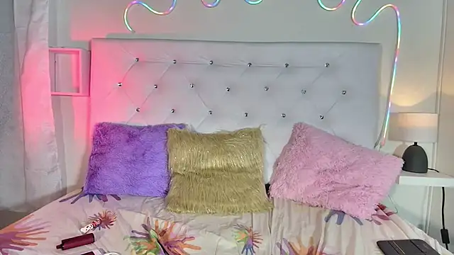 ariana smiith online show from February 2025 10:50:02 PM