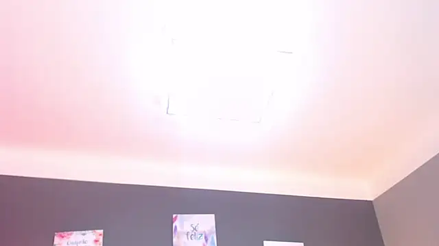 Snapshot of LindaBird chatting on February 2025 12:48:01 AM LindaBird online show from February 2025 12:48:01 AM