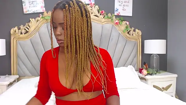 Snapshot of LindaBird chatting on March 2025 05:39:01 PM LindaBird online show from March 2025 05:39:01 PM