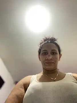 Carola-Ross online show from October 2025 06:01:01 PM