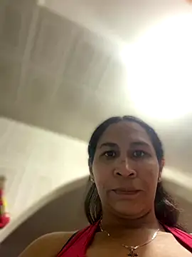 Snapshot of Carola-Ross chatting on December 2025 05:41:02 PM Carola-Ross online show from December 2025 05:41:02 PM