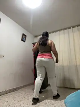 Snapshot of Carola-Ross chatting on December 2025 05:43:02 PM Carola-Ross online show from December 2025 05:43:02 PM