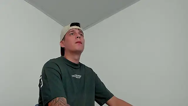 hugosan12 online show from February 2025 03:06:01 PM