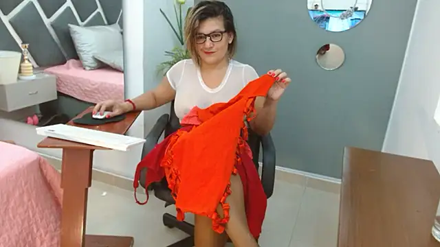 StephyJones1 online show from January 2025 08:24:01 PM