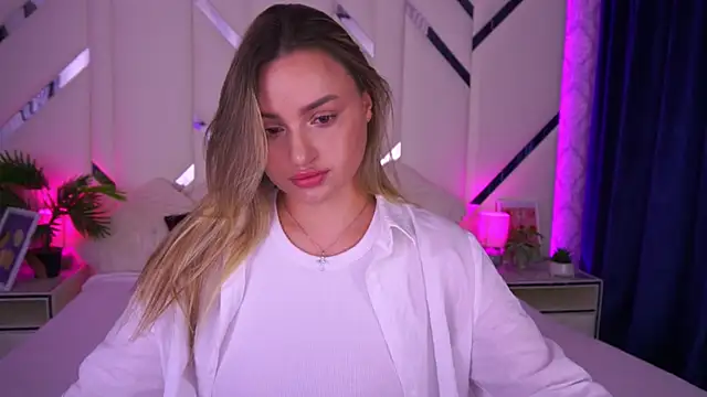 LindsieGreyy online show from September 2025 06:17:01 AM