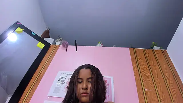 camilagreeco online show from September 2025 02:40:02 PM