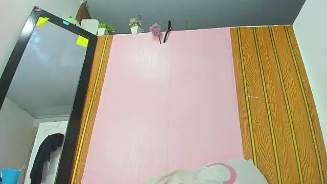 camilagreeco online show from October 2025 02:37:01 PM