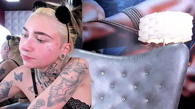 miss   angel online show from February 2025 06:01:01 PM