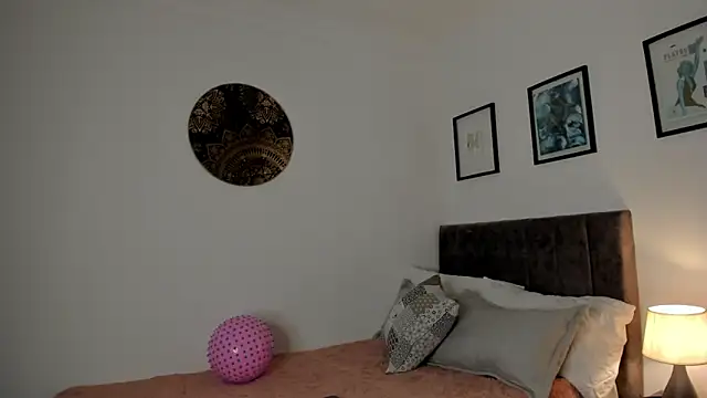 Dhalila  online show from January 2026 12:36:02 AM