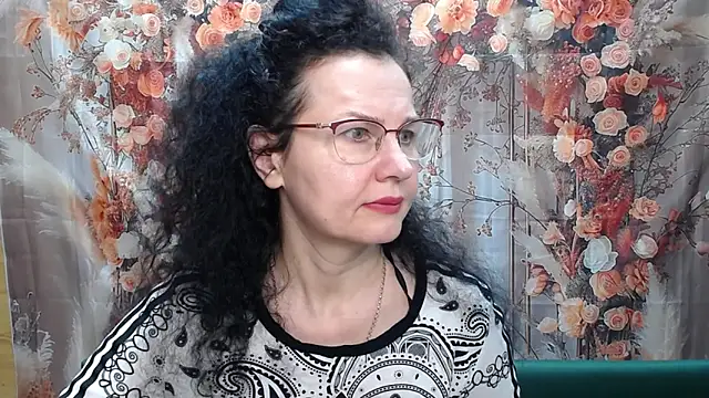 Snapshot of Miroslava_Happi chatting on April 2026 05:43:02 AM Miroslava Happi online show from April 2026 05:43:02 AM