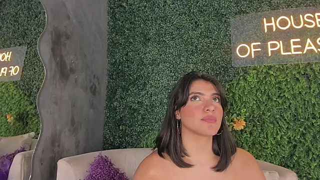 emmiily z online show from February 2025 12:05:01 AM