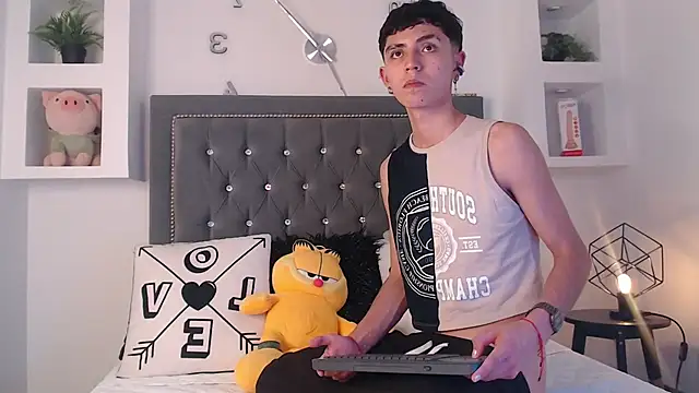 MaikyCooper online show from March 2025 06:37:02 AM