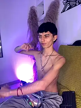 MaikyCooper online show from September 2025 08:08:01 PM