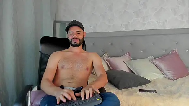 Luke Diaz7 online show from March 2025 05:46:01 AM