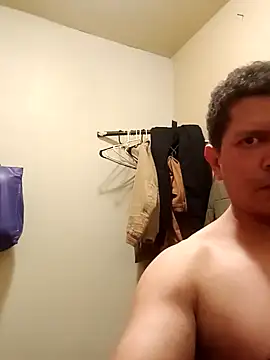 machoactivo1 online show from February 2025 01:33:02 PM