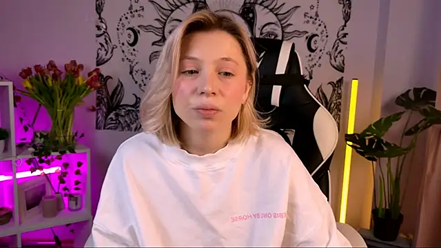 EllySunlover online show from March 2025 03:11:01 AM