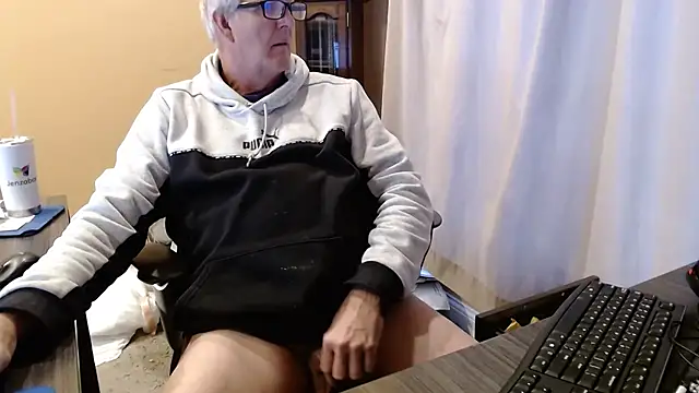 olderandwiser2 online show from February 2025 10:11:02 PM