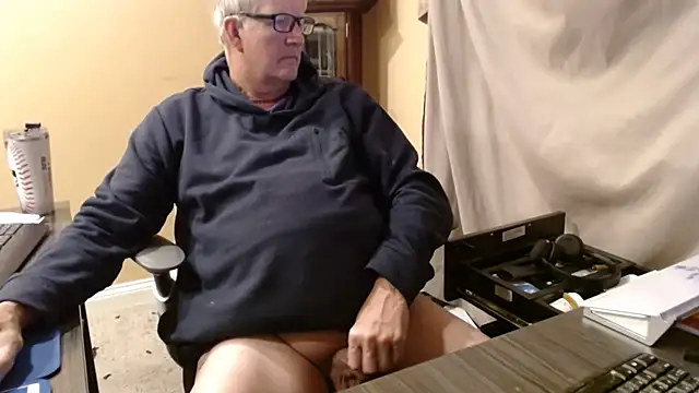 olderandwiser2 online show from December 2025 05:13:01 AM