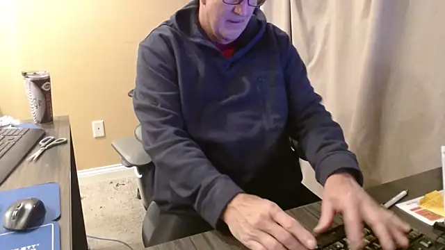 olderandwiser2 online show from December 2025 05:58:02 AM