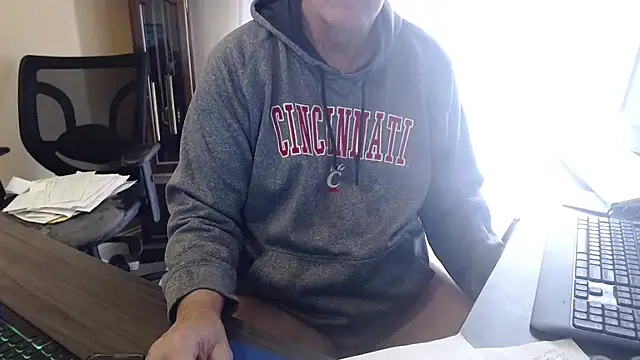 Snapshot of olderandwiser2 chatting on March 2026 07:18:02 PM olderandwiser2 online show from March 2026 07:18:02 PM