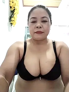 Baby-bigtits2024 online show from October 2025 01:34:02 PM