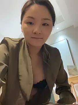 Mia-77 online show from February 2025 01:33:01 PM