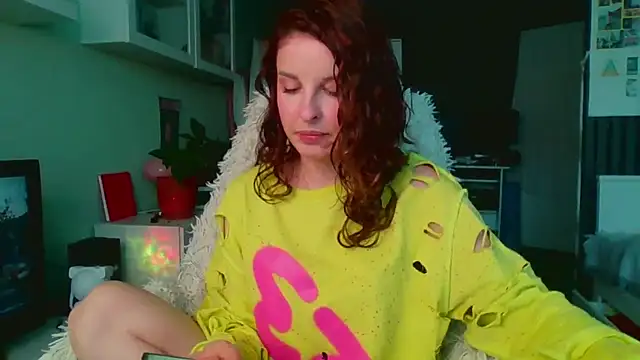 Snapshot of MollyBer chatting on July 2026 04:44:01 PM MollyBer online show from July 2026 04:44:01 PM