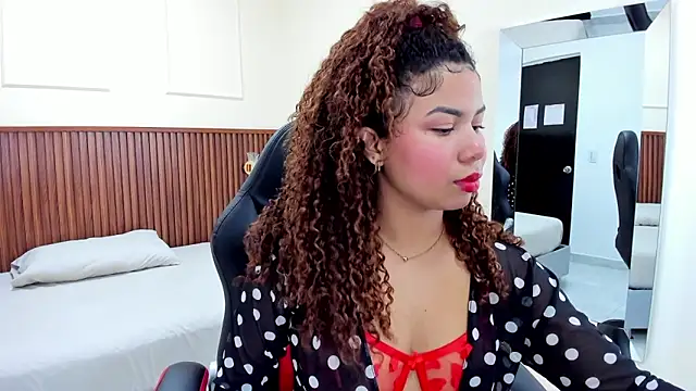 MELINAMARTINS online show from February 2025 07:41:01 PM