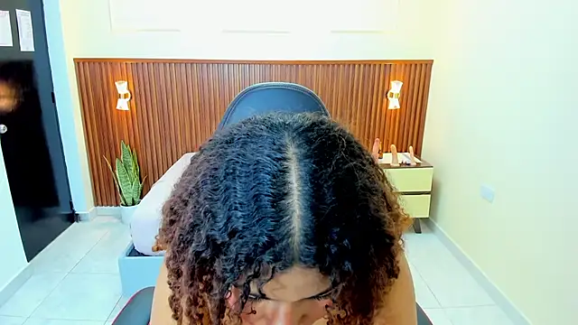 MELINAMARTINS online show from March 2025 07:28:01 PM