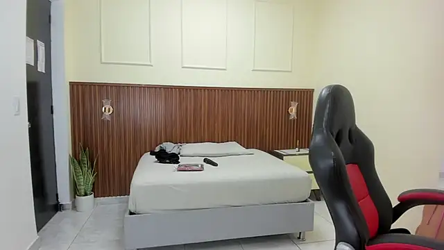 MELINAMARTINS online show from September 2025 07:28:01 PM