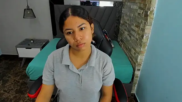 MELINAMARTINS online show from December 2025 07:32:01 PM