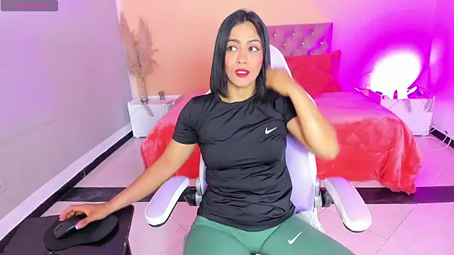 cristal crossfitx online show from November 2025 10:04:02 AM