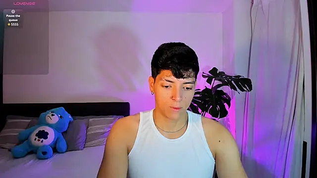  JacobMiller   online show from September 2025 11:17:02 PM