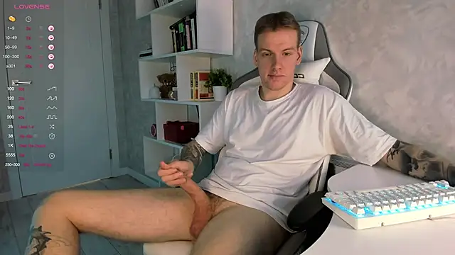 Snapshot of jaffersonlouis chatting on March 2025 03:08:02 PM jaffersonlouis online show from March 2025 03:08:02 PM